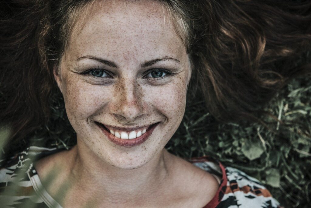woman, face, freckles-1867431.jpg